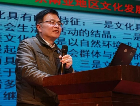 中国非通用语教学研究会会长：钟智翔