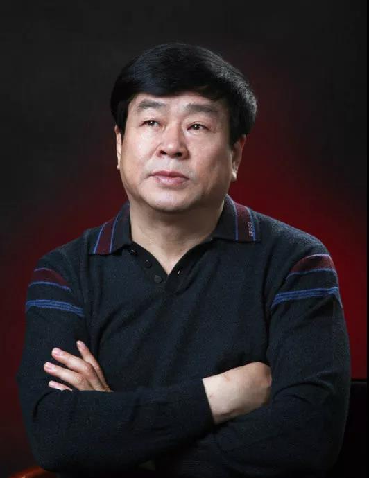 一级美术师：陈茂才